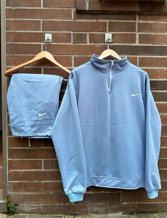 Conjunto Azul celeste nike